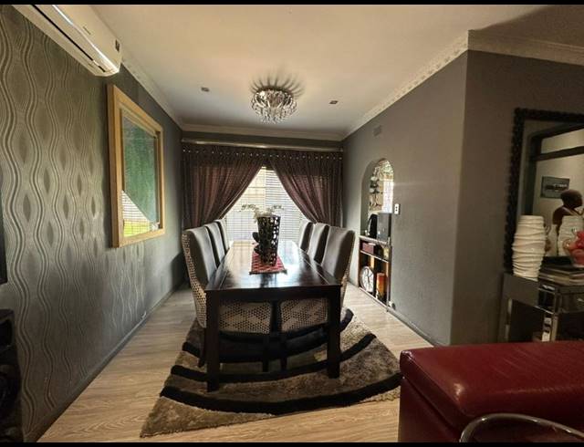 3 BEDROOM HOUSE FOR SALE IN LEONDALE